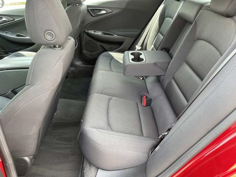 Used 2025 Chevrolet Malibu LT FWD image 13