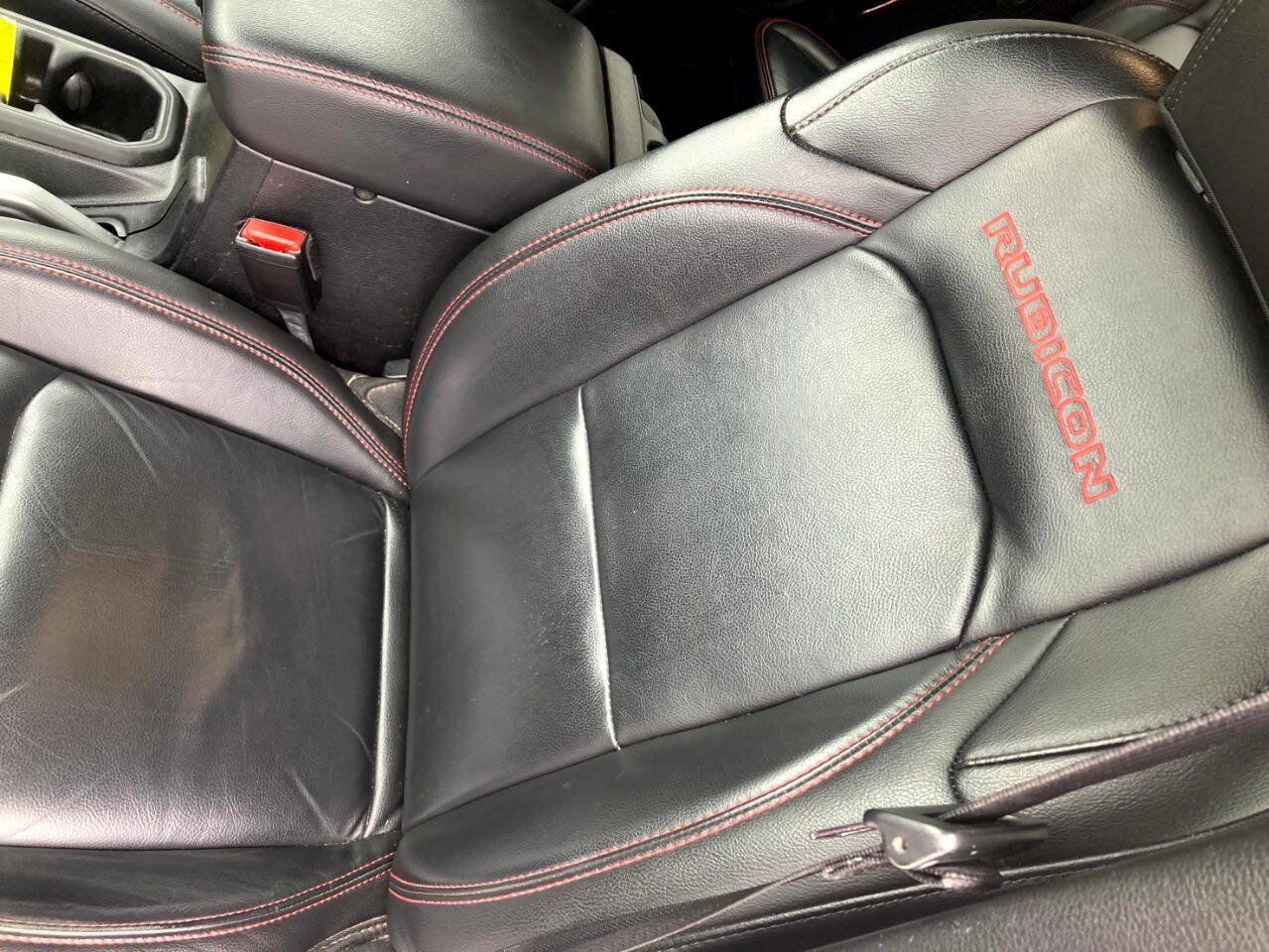 Used 2021 Jeep Wrangler Unlimited Rubicon AWD/4WD image 13