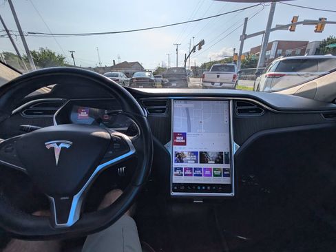 Used 2013 Tesla Model S Performance RWD image 22