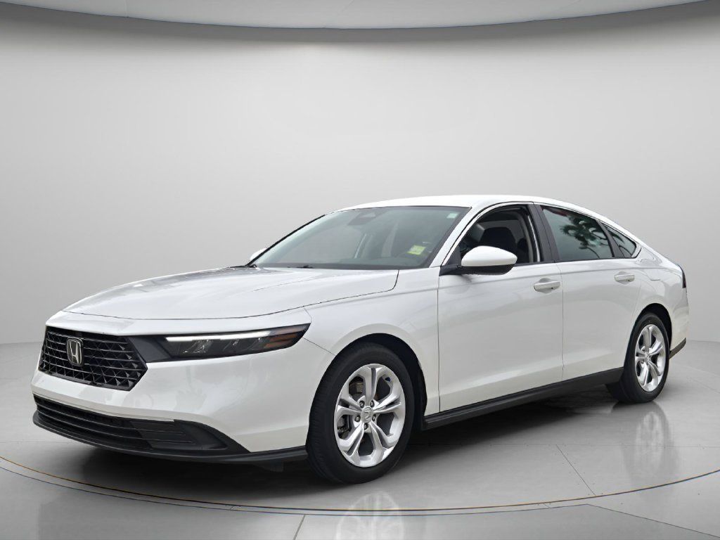 Used 2025 Honda Accord LX image 9