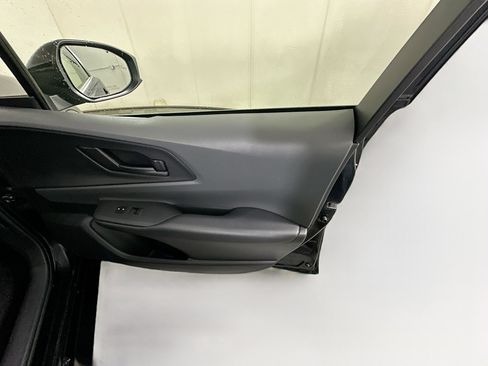 Used 2025 Toyota Prius LE image 31