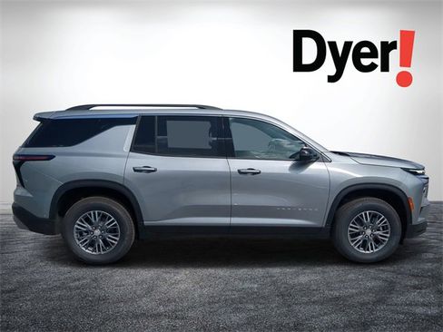 New 2025 Chevrolet Traverse LT w/ Enhanced Driving Package image 2