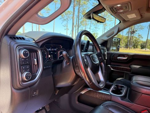 Used 2023 GMC Sierra 2500 Denali w/ Denali Ultimate Package AWD/4WD image 13