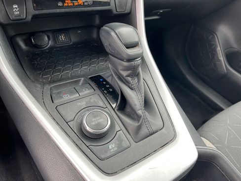 Used 2023 Toyota RAV4 XLE AWD/4WD image 12