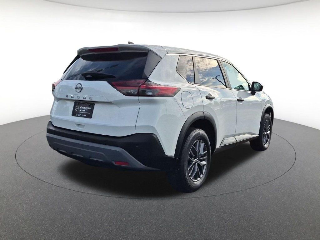 Used 2023 Nissan Rogue S FWD image 5