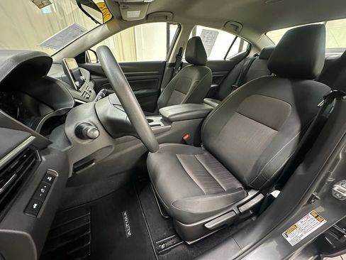Used 2025 Nissan Altima 2.5 S FWD image 24