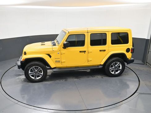 Used 2020 Jeep Wrangler Unlimited Sahara w/ Cold Weather Group AWD/4WD image 23
