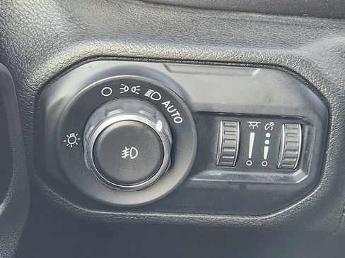 Used 2020 Jeep Wrangler Unlimited Sport image 22