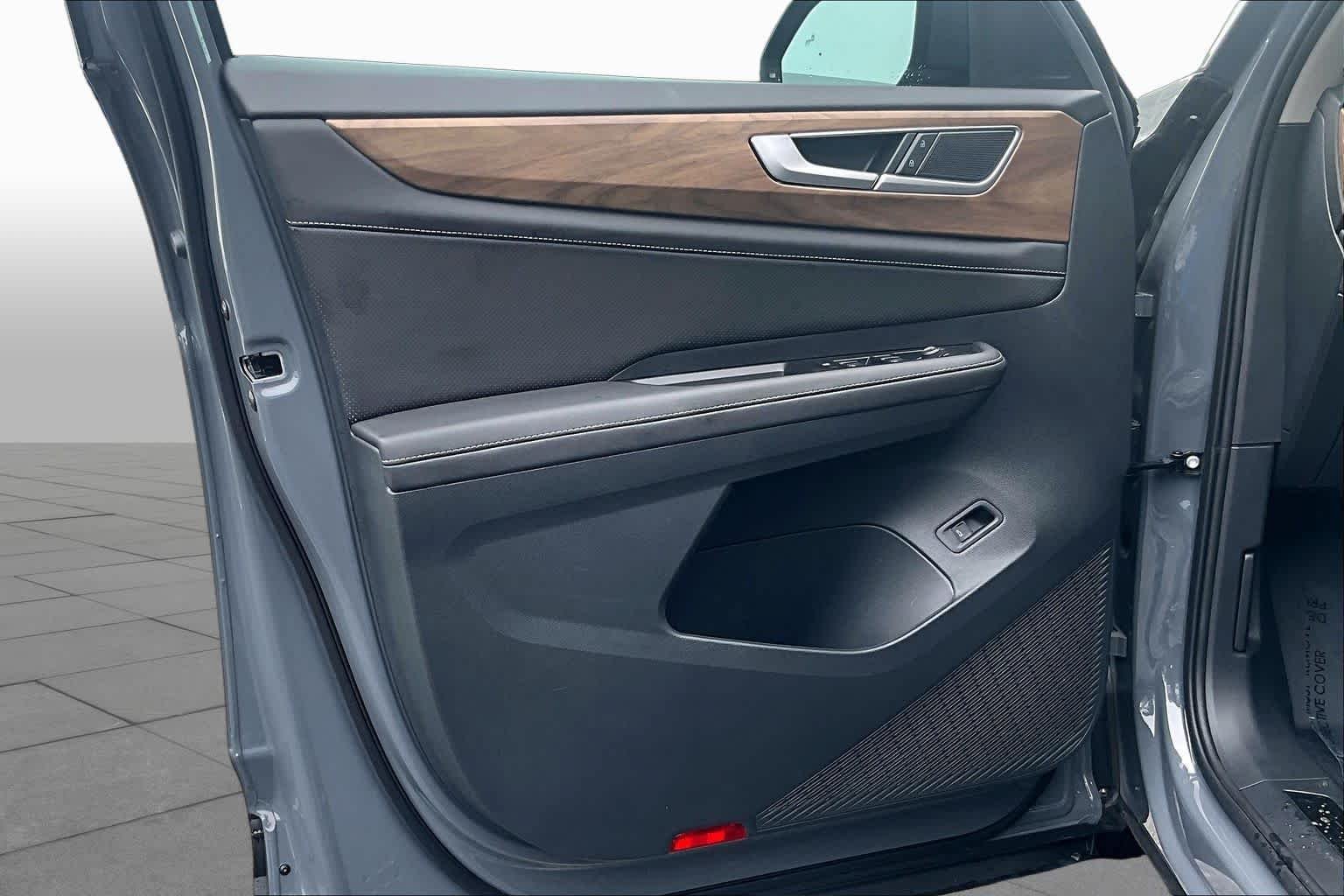 New 2026 Volkswagen Atlas SE FWD image 22