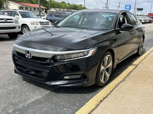 Certified 2019 Honda Accord Touring image 4