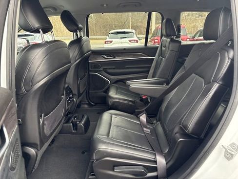 Used 2023 Jeep Grand Cherokee L Limited w/ Luxury Tech Group II image 9