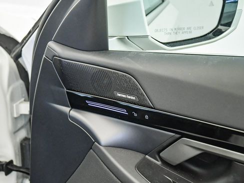 Used 2025 BMW 530i image 17