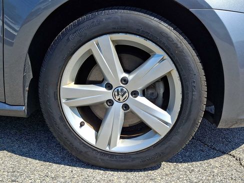 Used 2015 Volkswagen Passat 1.8T Limited Edition FWD image 8