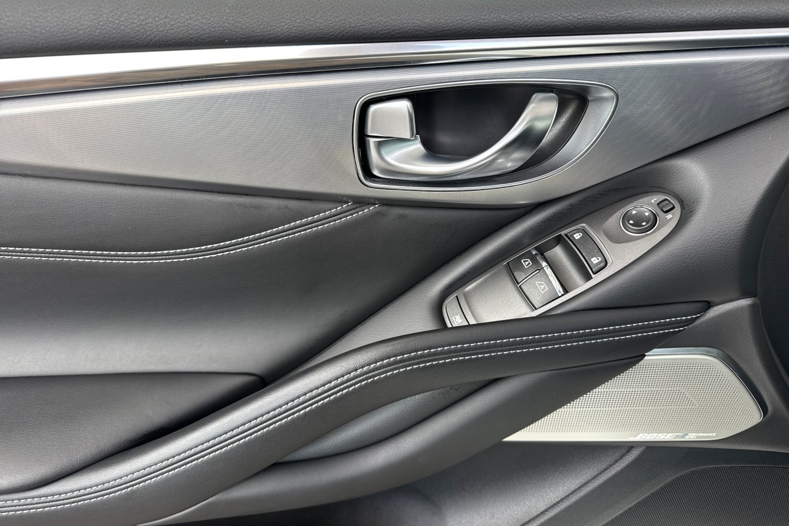 Used 2022 INFINITI Q60 3.0t Luxe w/ Cargo Package RWD image 10