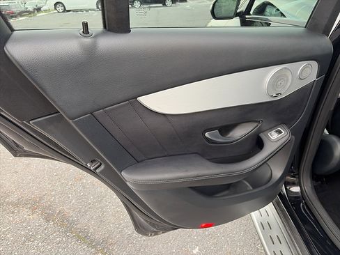 Used 2019 Mercedes-Benz GLC 300 4MATIC w/ AMG Line image 34