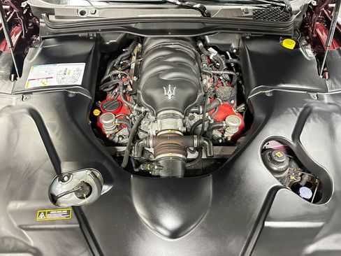 Used 2013 Maserati GranTurismo Sport RWD image 22