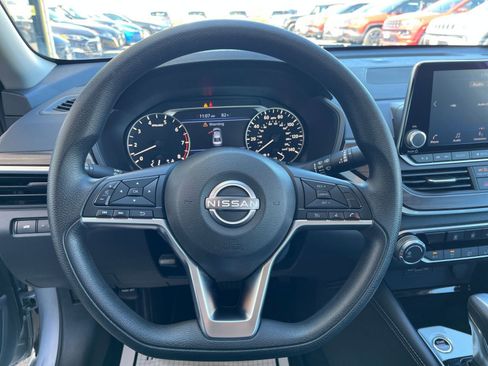 Used 2023 Nissan Altima 2.5 SV image 27