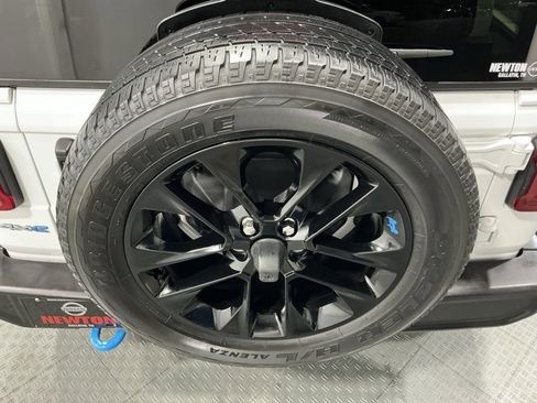 Used 2022 Jeep Wrangler Unlimited Sahara w/ Cold Weather Group image 57