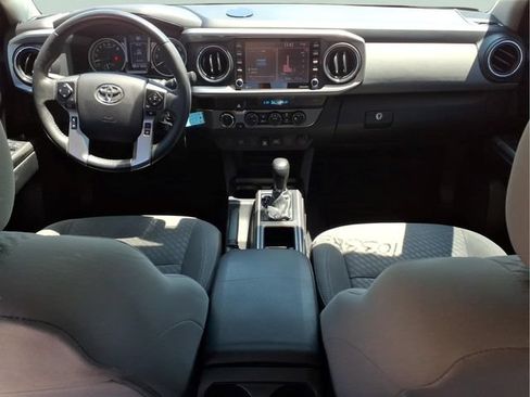 Used 2021 Toyota Tacoma SR5 AWD/4WD image 21