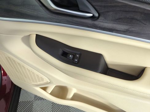 Used 2025 Jeep Grand Cherokee L Limited image 37