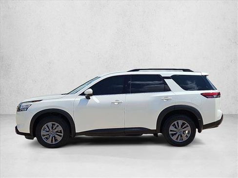 Used 2024 Nissan Pathfinder SV FWD image 9