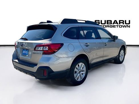 Used 2018 Subaru Outback 2.5i Premium AWD/4WD image 7
