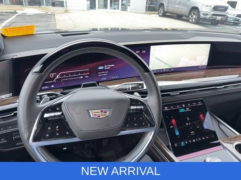 Used 2025 Cadillac Escalade ESV Sport Platinum image 9