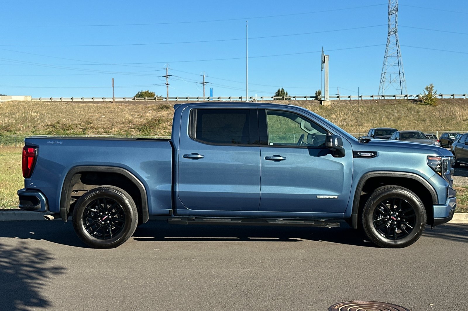 Used 2025 GMC Sierra 1500 Elevation w/ Elevation Premium Package AWD/4WD image 2