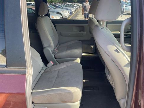 Used 2016 Kia Sedona LX w/ LX Convenience Package FWD image 13