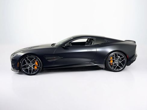 Used 2025 Aston Martin Vanquish RWD image 2