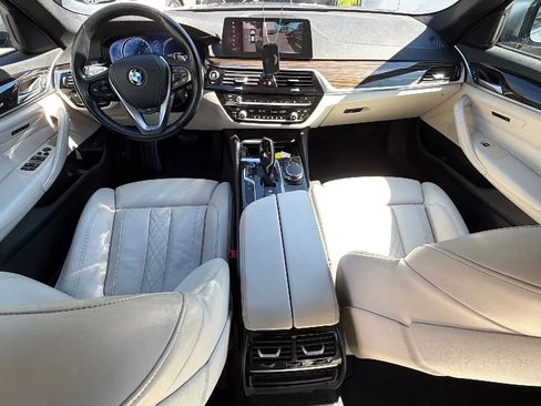 Used 2018 BMW 530i xDrive w/ Premium Package AWD/4WD image 28