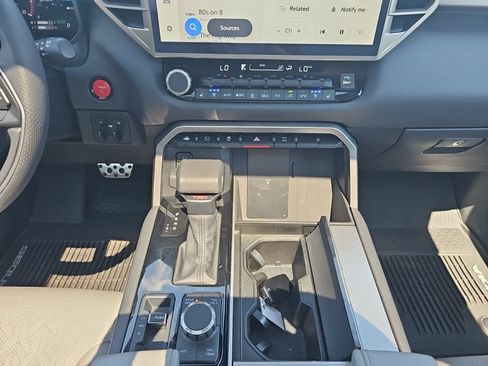 Used 2025 Toyota Sequoia Limited AWD/4WD image 34