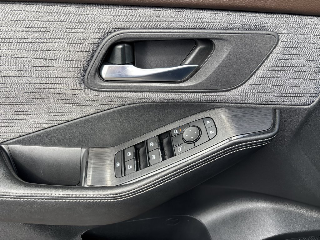 Certified 2023 Nissan Rogue SV FWD image 22