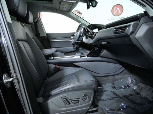 Used 2024 Audi Q8 e-tron Premium Plus w/ Premium Plus Package AWD/4WD image 12