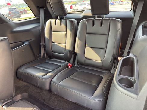Used 2018 Ford Explorer XLT w/ Equipment Group 202A FWD image 14