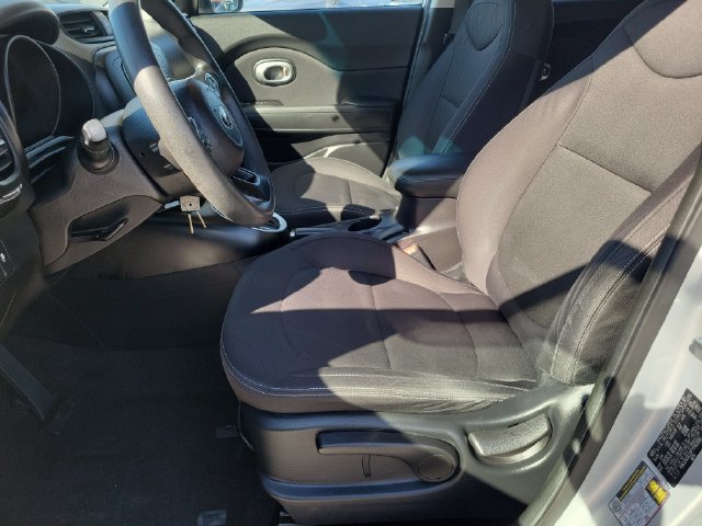 Used 2015 Kia Soul FWD image 16