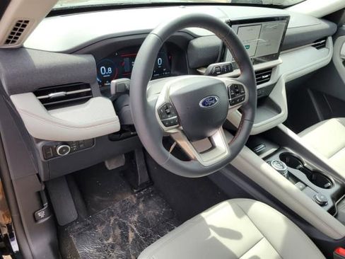New 2025 Ford Explorer Active w/ Active Comfort Package image 15