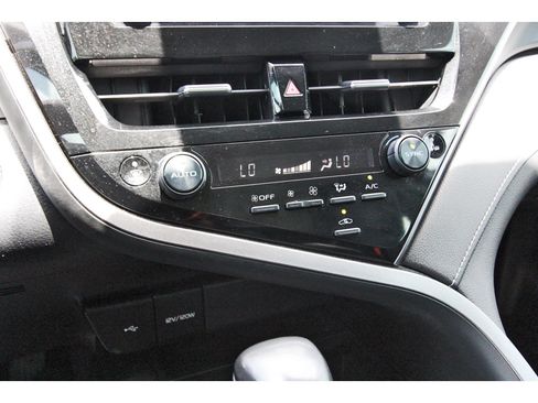 Used 2022 Toyota Camry SE w/ Convenience Package FWD image 28