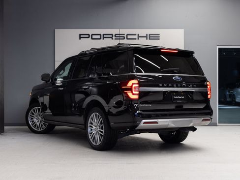 Used 2023 Ford Expedition Platinum AWD/4WD image 5