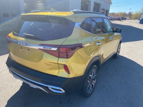 Used 2022 Kia Seltos SX w/ Sunroof Package image 3
