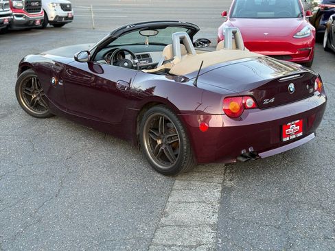 Used 2004 BMW Z4 3.0i RWD image 2
