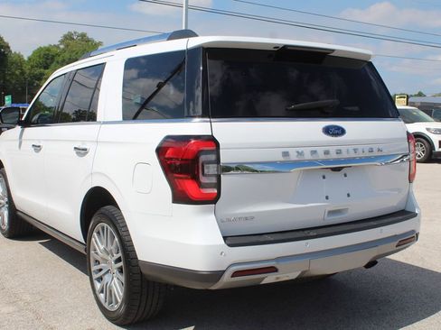 Used 2024 Ford Expedition Limited image 9