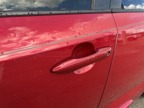 Used 2021 Toyota Corolla LE image 18