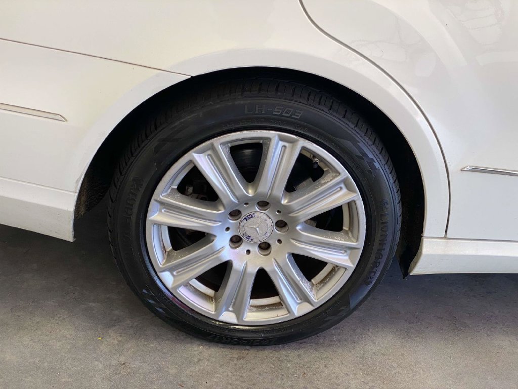 Used 2012 Mercedes-Benz E 350 4MATIC Sedan image 3