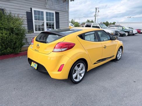 Used 2015 Hyundai Veloster FWD image 3