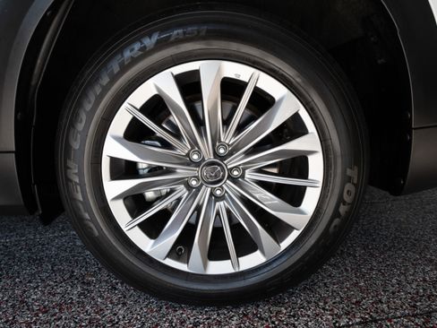 Used 2024 MAZDA CX-90 Plug-In Hybrid w/ Preferred AWD/4WD image 30