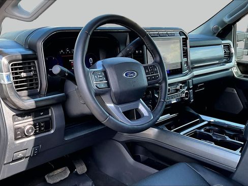 Used 2023 Ford F250 Lariat w/ Lariat Ultimate Package AWD/4WD image 15