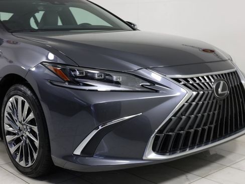 Used 2024 Lexus ES 350 Ultra Luxury w/ Accessory Package (Z2) image 37
