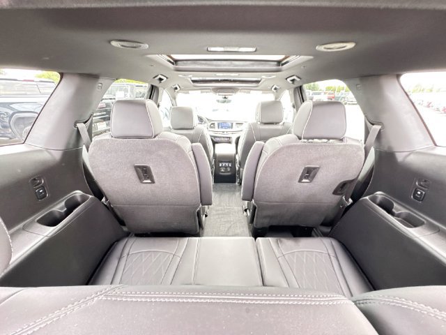 Used 2022 Buick Enclave Avenir w/ Avenir Technology Package AWD/4WD image 20