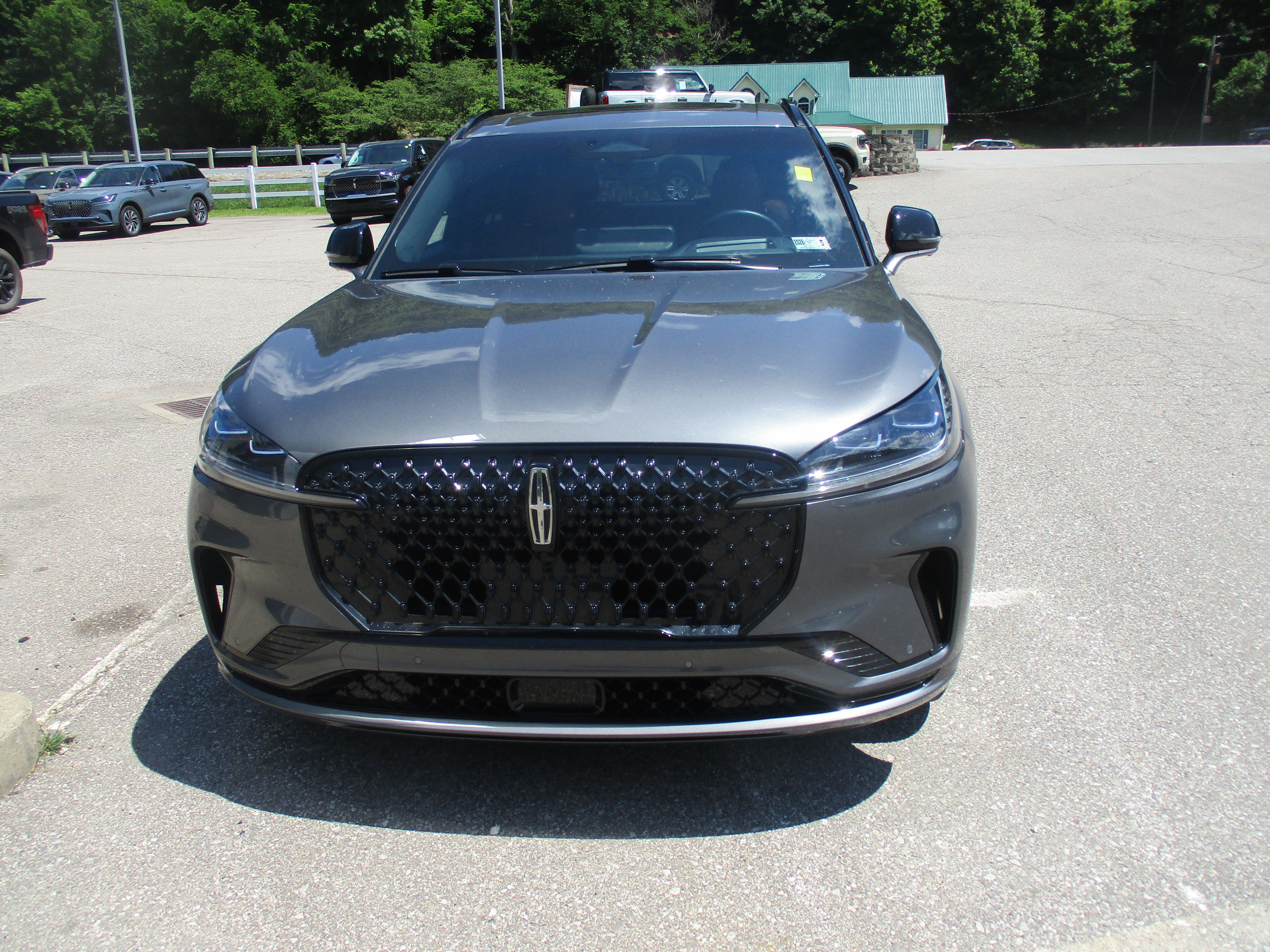 Used 2025 Lincoln Aviator Reserve w/ Equipment Group 201A AWD/4WD image 9